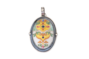 Gorgeous Golden Colors Oval Pendant