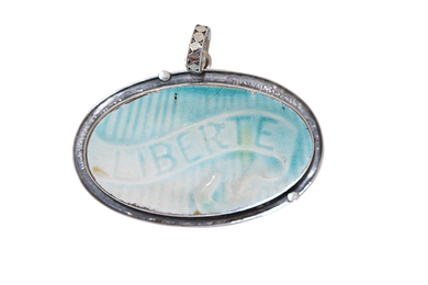 Majolica Liberty En Francaise Pendant