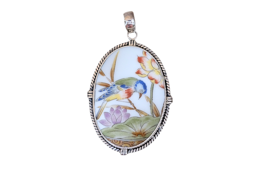 Oval Rope Stations Bird Pendant