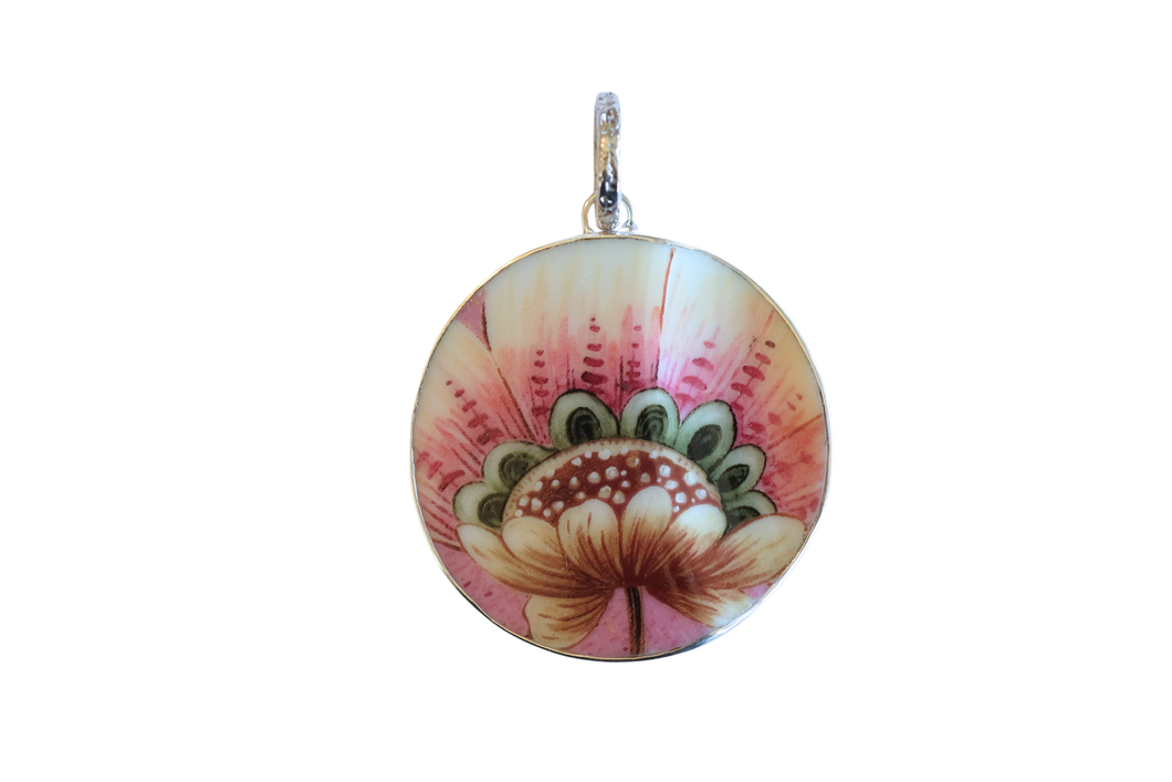 Round Bold Floral Pendant