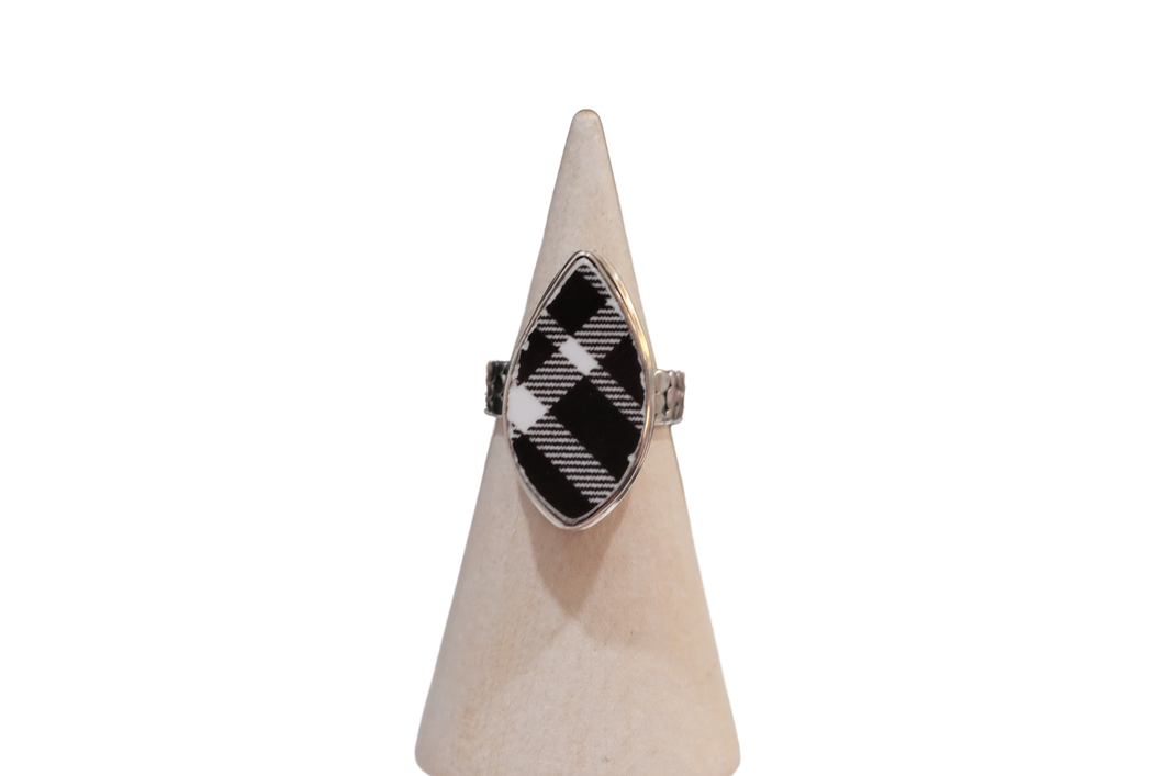 Size 10 Black and White Plaid Ring