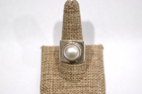 Size 10 Pearl Ring