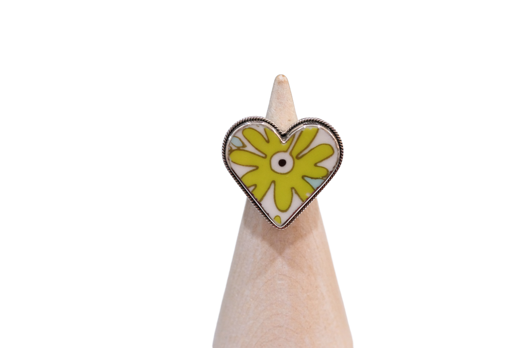 Size 5.5 Chartreuse Heart Ring