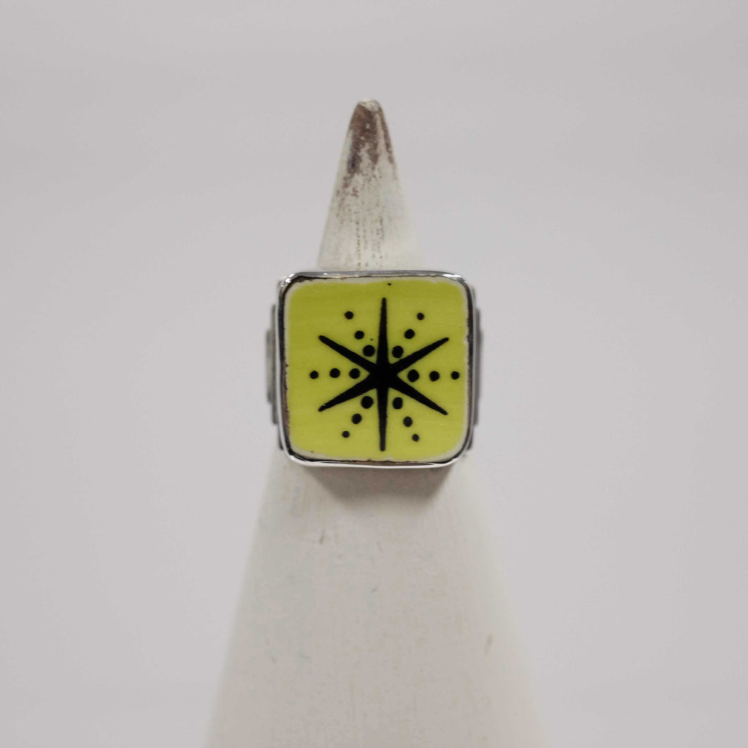 Size 5.5 Chartreuse Starburst Ring
