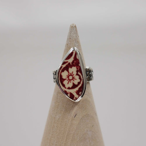 Size 5.5 Crimson Flower Ring