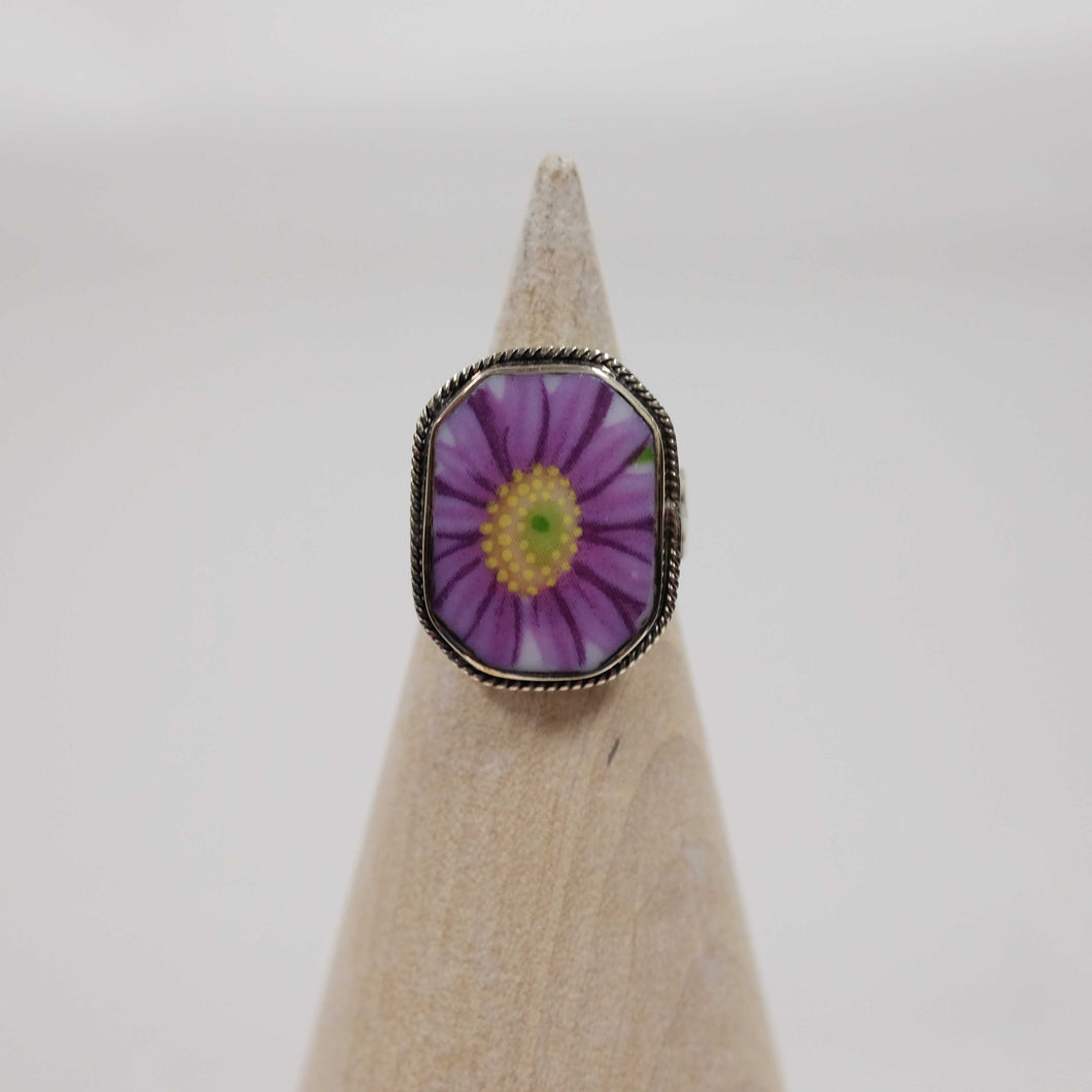 Size 5.5 Purple Mum Ring