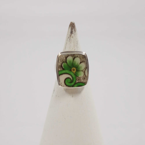 Size 5 Green Swirl Ring