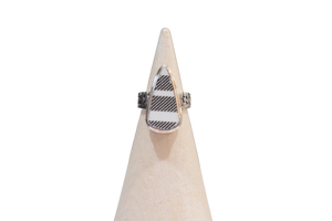 Size 6.5 Black and White Triangle Ring