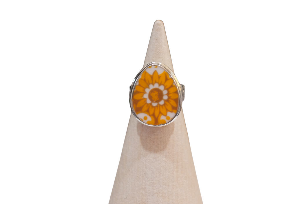Size 6.5 Delightful Daisy Ring