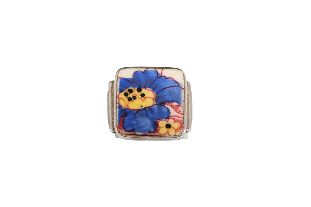 Size 6 Blue Petals Ring