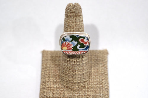 Size 6 Peek a Boo Flower Ring