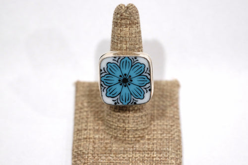 Size 7.5 Square Blue Flower Ring