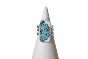 Size 7 Minty Flower Ring