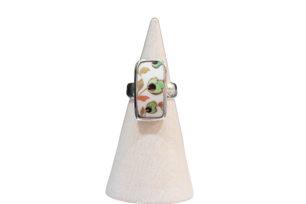 Size 8.5 Green Floral Ring