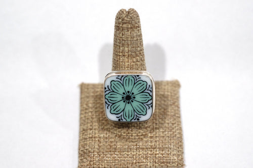 Size 9.5 Minty Flower Ring