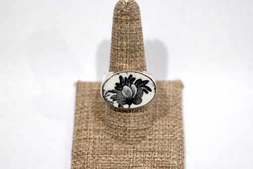 Size 9.5 Oval Black Transferware Ring