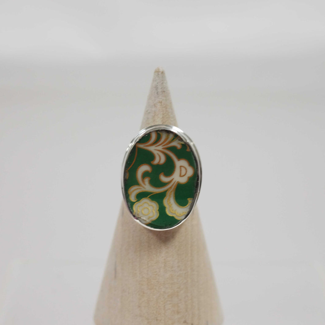 Size 9.5 Oval Green and Gold Ring