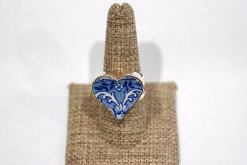 Size 9 Blue Transferware Heart Ring