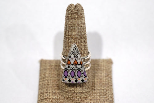 Size 9 Triangle Scrolls Ring