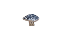 Size 5 Black and White Transferware Ring