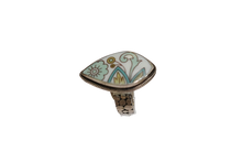 Size 7.5 Retro Flowers Ring