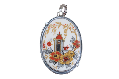 Very Vintage Oval Pagoda Pendant