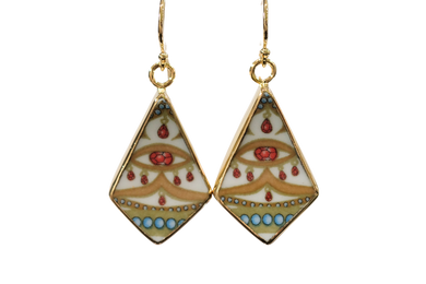 What a Gem Pointed Earrings
