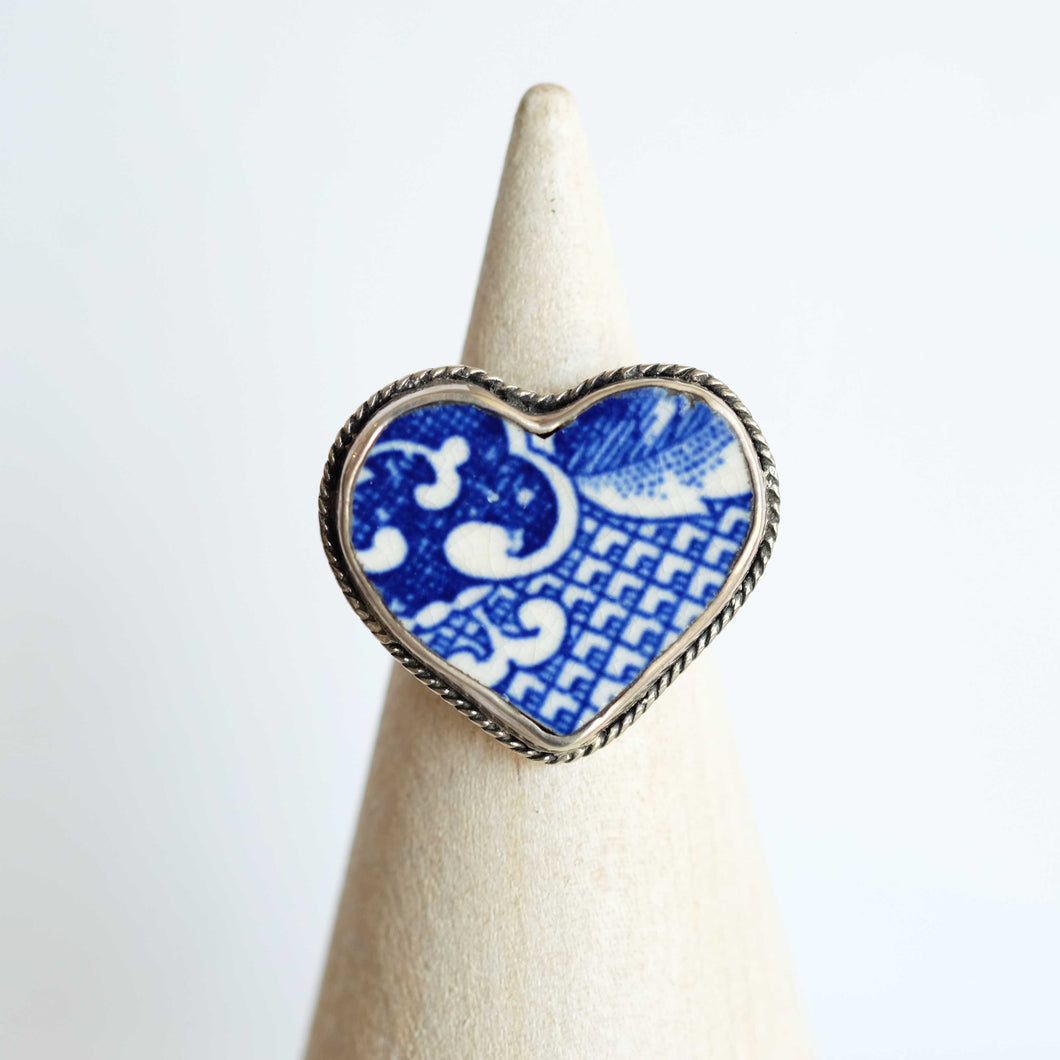 Size 7 Blue Willow Heart Ring